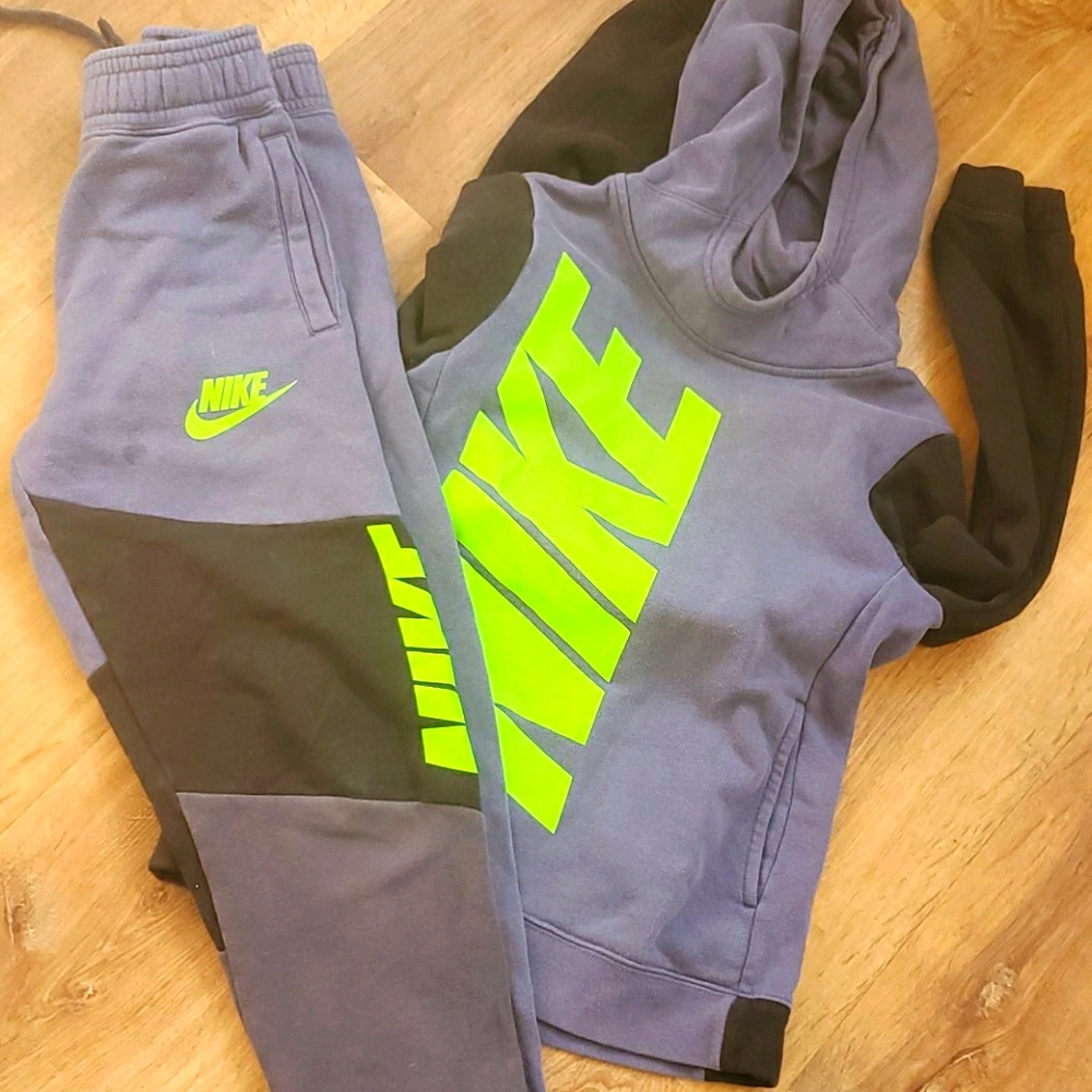 2-BOYS Nike Jogger sets